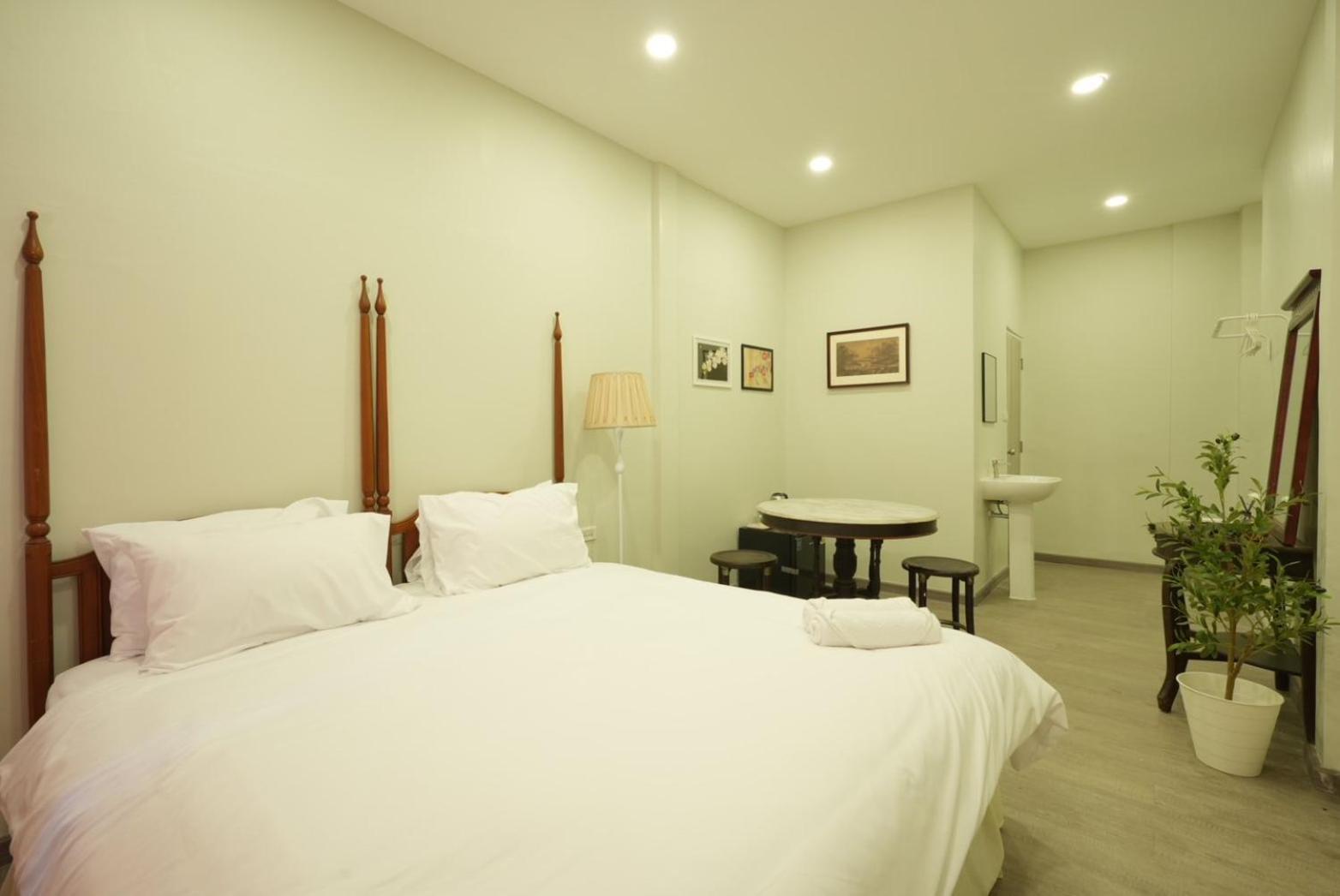 Hidden Dragon Yaowarat Road X Apartment Bangkok Bagian luar foto