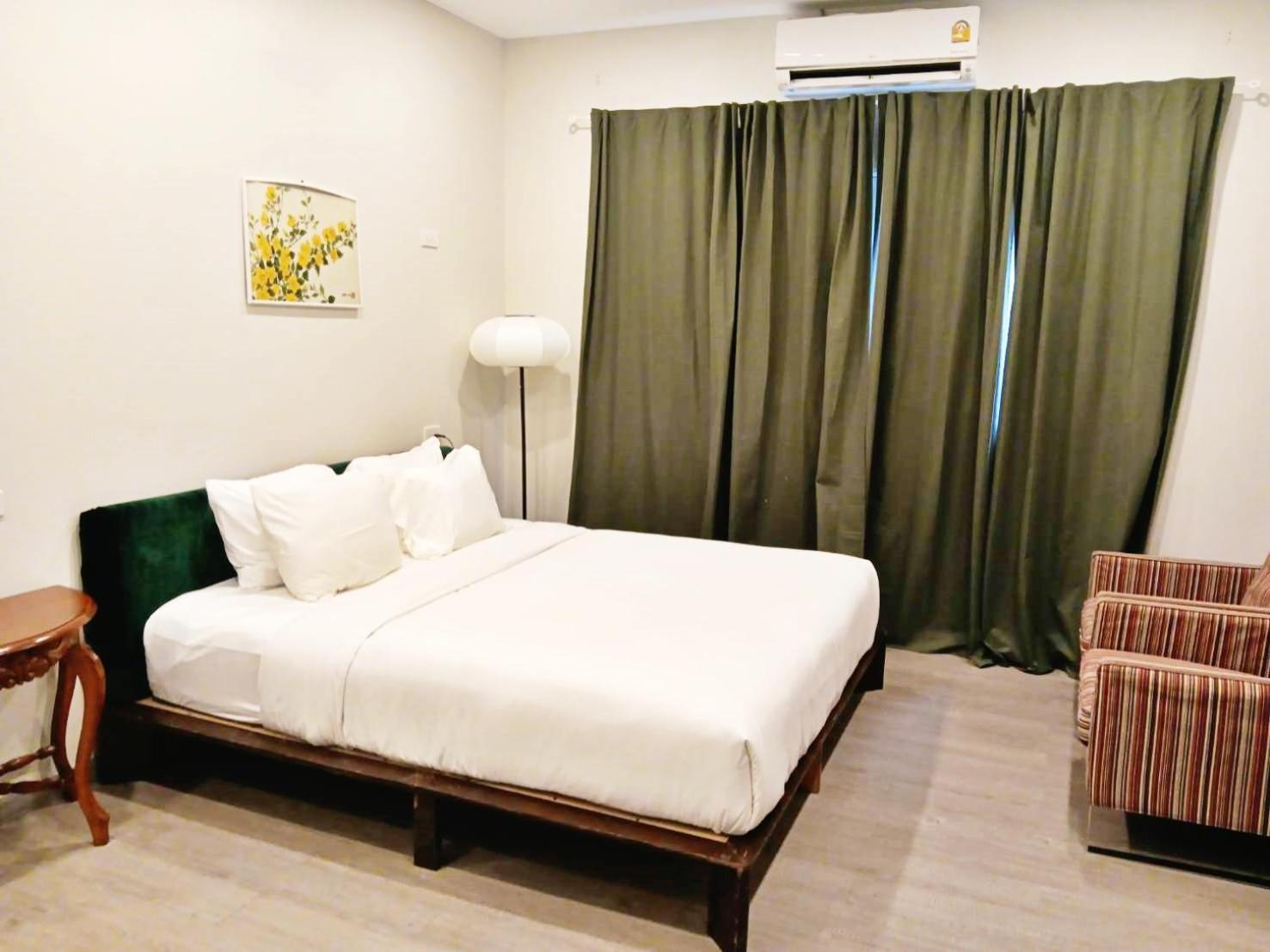 Hidden Dragon Yaowarat Road X Apartment Bangkok Bagian luar foto