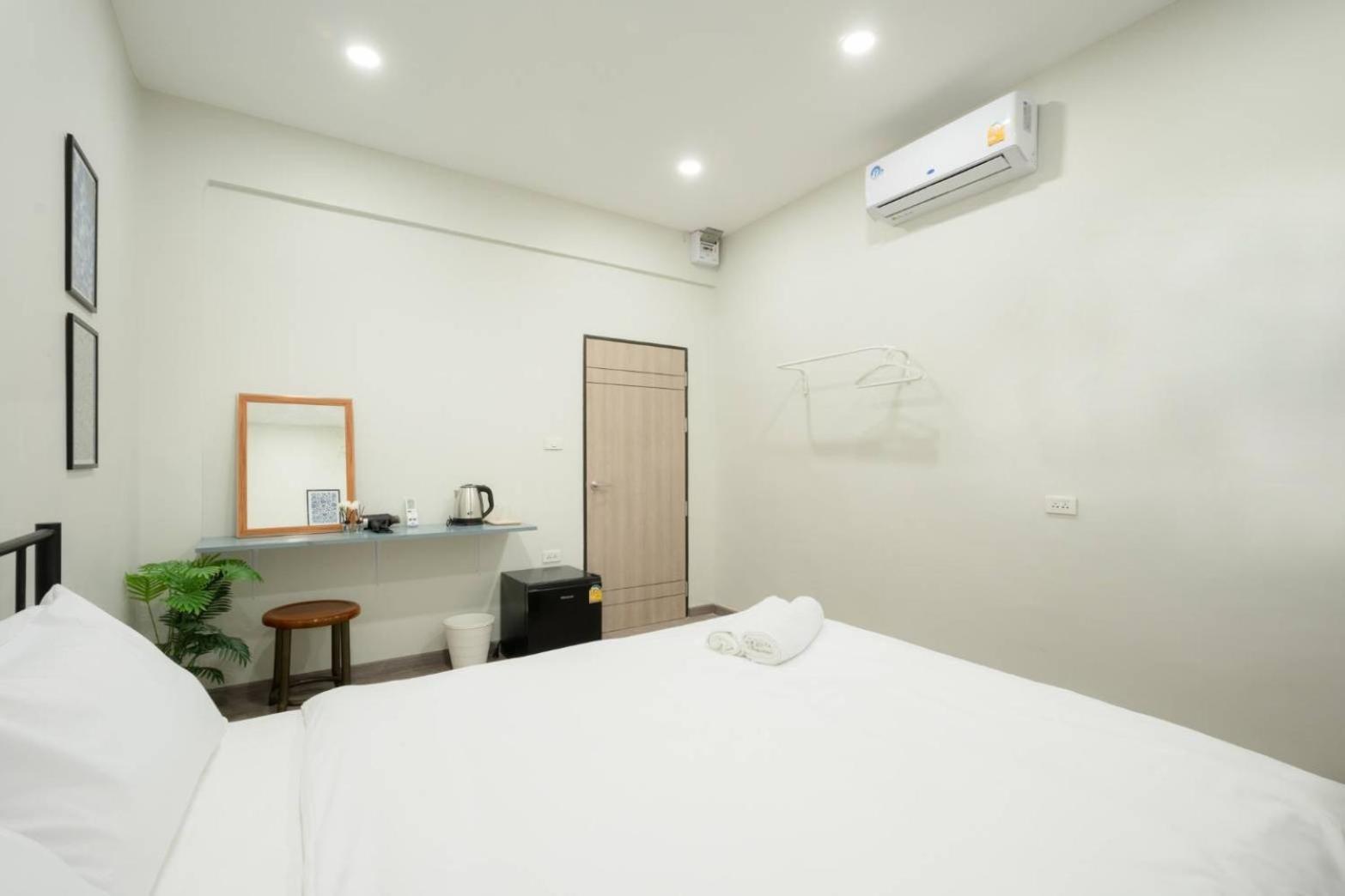 Hidden Dragon Yaowarat Road X Apartment Bangkok Bagian luar foto