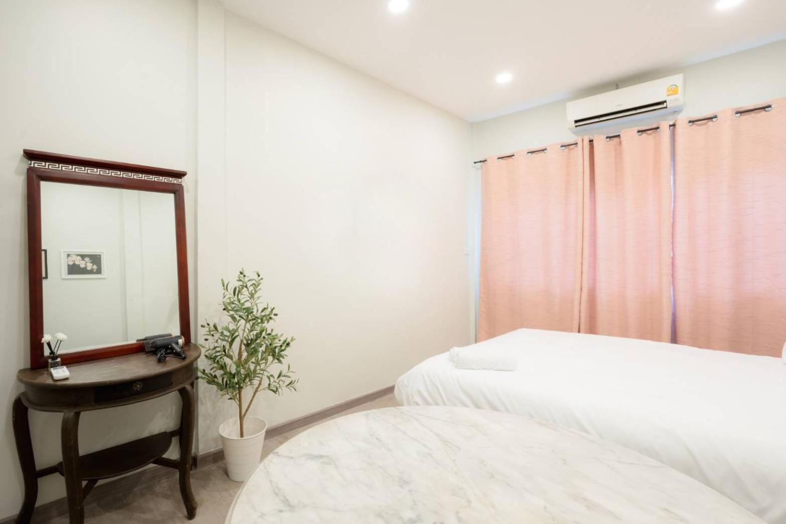 Hidden Dragon Yaowarat Road X Apartment Bangkok Bagian luar foto